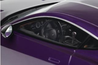 ASTON MARTIN VALOUR PURPLE 2023 GT Spirit 1:18 Resinemodell (Türen, Motorhaube... nicht zu öffnen!)
