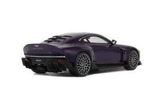 ASTON MARTIN VALOUR PURPLE 2023 GT Spirit 1:18 Resinemodell (Türen, Motorhaube... nicht zu öffnen!)