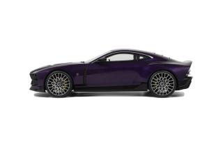 ASTON MARTIN VALOUR PURPLE 2023 GT Spirit 1:18 Resinemodell (Türen, Motorhaube... nicht zu öffnen!)