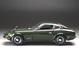 Nissan Datsun 240Z Fairlady Z (S30) RHD – Dark Green SunStar Metallmodell 1:18