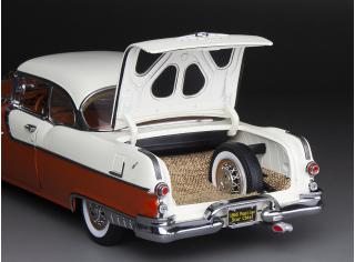 Pontiac Star Chief Hard Top 1955  – White Mist / Fire Gold SunStar Metallmodell 1:18
