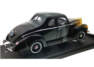 Ford Deluxe 1940 schwarz mit Flammen MotorMax 1:18