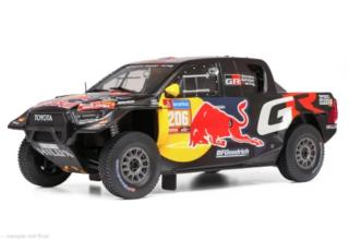 Toyota GR DKR Hilux Evo T1U, Rally Dakar, 2024, #206 L.Moraes / A.Monleon IXO 1:18 Metallmodell (Türen/Hauben nicht zu öffnen!)
