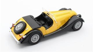 Morgan plus 8 yellow / black 1970 Cult Scale Models 1:18 Resinemodell (Türen, Motorhaube... nicht zu öffnen!)
