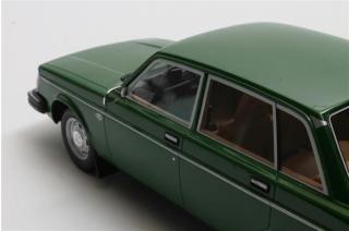 Volvo 244DL (1975) - dark green Cult Scale Models 1:18 Resinemodell (Türen, Motorhaube... nicht zu öffnen!)