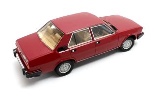 Alfa Romeo Alfa 6 2.5 - 79-83 - red Cult Scale Models 1:18 Resinemodell (Türen, Motorhaube... nicht zu öffnen!)