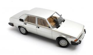 Alfa Romeo Alfa 6 2.5 - 79-83 - silver Cult Scale Models 1:18 Resinemodell (Türen, Motorhaube... nicht zu öffnen!)