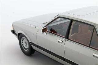 Ford Granada 2.8 Ghia Saloon silver metallic 1978 Cult Scale Models 1:18 Resinemodell (Türen, Motorhaube... nicht zu öffnen!)