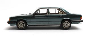 Audi 200 5T typ 43 blue metallic 80-82 Cult Scale Models 1:18 Resinemodell (Türen, Motorhaube... nicht zu öffnen!)