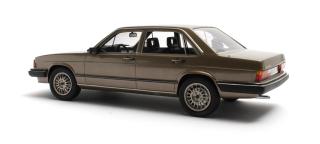 Audi 200 5T typ 43 gold metallic 80-82 Cult Scale Models 1:18 Resinemodell (Türen, Motorhaube... nicht zu öffnen!)