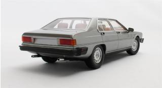 Maserati Quatroporte III silver 79-85 Cult Scale Models 1:18 Resinemodell (Türen, Motorhaube... nicht zu öffnen!)