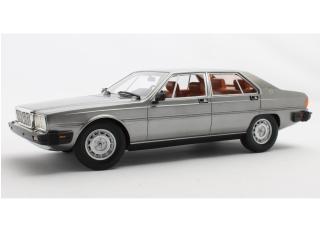 Maserati Quatroporte III silver 79-85 Cult Scale Models 1:18 Resinemodell (Türen, Motorhaube... nicht zu öffnen!)