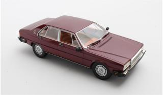 Maserati Quatroporte III red 79-85 Cult Scale Models 1:18 Resinemodell (Türen, Motorhaube... nicht zu öffnen!)