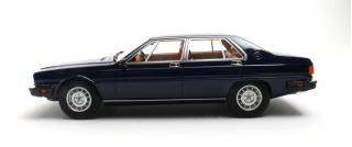 Maserati Quatroporte III blue 79-85 Cult Scale Models 1:18 Resinemodell (Türen, Motorhaube... nicht zu öffnen!)