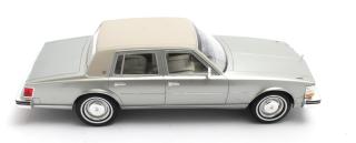 Cadillac Seville silver metallic 1976 Cult Scale Models 1:18 Resinemodell (Türen, Motorhaube... nicht zu öffnen!)