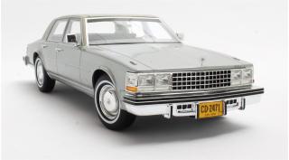 Cadillac Seville silver metallic 1976 Cult Scale Models 1:18 Resinemodell (Türen, Motorhaube... nicht zu öffnen!)