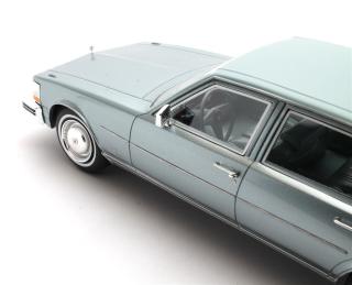 Cadillac Seville blue metallic 1976 Cult Scale Models 1:18 Resinemodell (Türen, Motorhaube... nicht zu öffnen!)