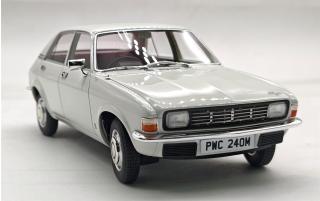 Austin Allegro Glacier white 1973 Cult Scale Models 1:18 Resinemodell (Türen, Motorhaube... nicht zu öffnen!)