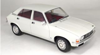 Austin Allegro Glacier white 1973 Cult Scale Models 1:18 Resinemodell (Türen, Motorhaube... nicht zu öffnen!)