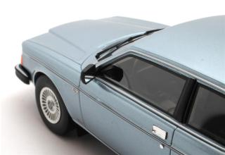 Volvo 262C Bertone (1981) - blue met. Cult Scale Models 1:18 Resinemodell (Türen, Motorhaube... nicht zu öffnen!)
