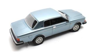 Volvo 262C Bertone (1981) - blue met. Cult Scale Models 1:18 Resinemodell (Türen, Motorhaube... nicht zu öffnen!)