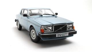 Volvo 262C Bertone (1981) - blue met. Cult Scale Models 1:18 Resinemodell (Türen, Motorhaube... nicht zu öffnen!)