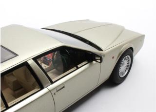 Aston Martin Lagonda Serie IV ice green 88-90 Cult Scale Models 1:18 Resinemodell (Türen, Motorhaube... nicht zu öffnen!)
