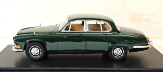 Jaguar 420 British racing green 66 - 69 Cult Scale Models 1:18 Resinemodell (Türen, Motorhaube... nicht zu öffnen!)