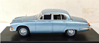 Jaguar 420 Opalescent silver blue metallic 66 - 69 Cult Scale Models 1:18 Resinemodell (Türen, Motorhaube... nicht zu öffnen!)