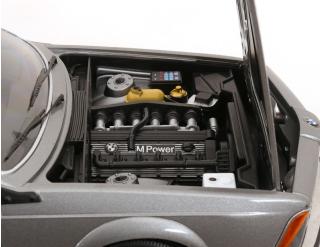 BMW M635 CSI E24 1987 mit Alpina-Felgen graumetallic KK-Scale 1:12 Metallmodell