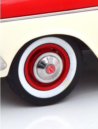 Ford Taunus 17M P2 1957, rot/weiß Limitiert auf 1250 Stück KK-Scale 1:18 Metallmodell (Türen, Motorhaube... nicht zu öffnen!)