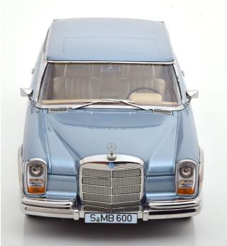 Mercedes 600 SWB W100 hellblau-metallic 1963 MCG 1:18 Metallmodell, Türen und Hauben nicht zu öffnen