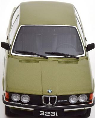 BMW 323i E21 1978 grünmetallic KK-Scale 1:18 Metallmodell (Türen, Motorhaube... nicht zu öffnen!)