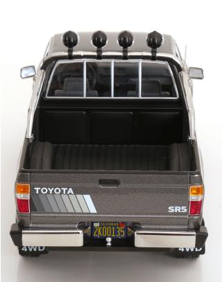 Toyota Truck Xtra Cab 4x4 (Hilux) 1985 graumetallic KK-Scale 1:18 Metallmodell (Türen, Motorhaube... nicht zu öffnen!)