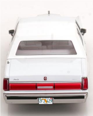 Lincoln Town Car 1985 weiß aus der TV-Serie \"Miami Vice\"  KK-Scale 1:18 Metallmodell (Türen, Motorhaube... nicht zu öffnen!)