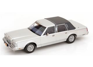 Lincoln Town Car 1985 silber/grau aus dem Film \"Der grosse Wurf\" KK-Scale 1:18 Metallmodell (Türen, Motorhaube... nicht zu öffnen!)