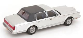 Lincoln Town Car 1985 silber/grau aus dem Film \"Der grosse Wurf\" KK-Scale 1:18 Metallmodell (Türen, Motorhaube... nicht zu öffnen!)