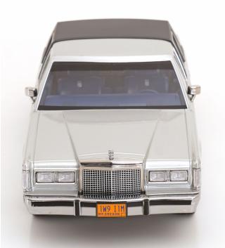 Lincoln Town Car 1985 silber/grau aus dem Film \"Der grosse Wurf\" KK-Scale 1:18 Metallmodell (Türen, Motorhaube... nicht zu öffnen!)