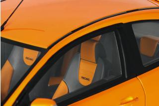 Ford Focus MK2 ST 2.5  Electric orange 2006 - Rechtslenker (999 pcs) OttO mobile 1:18 Resinemodell (Türen, Motorhaube... nicht zu öffnen!)