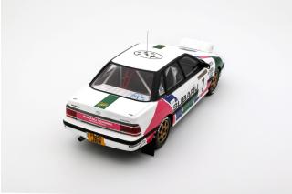 SUBARU LEGACY RS GR.A C. MCRAE SWEDISH RALLY 1992 OttO mobile 1:18 Resinemodell (Türen, Motorhaube... nicht zu öffnen!)
