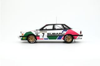 SUBARU LEGACY RS GR.A C. MCRAE SWEDISH RALLY 1992 OttO mobile 1:18 Resinemodell (Türen, Motorhaube... nicht zu öffnen!)