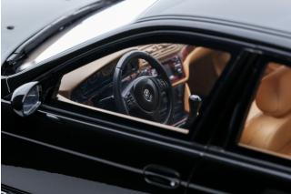 BMW E39 M5 BLACK SAPHIRE METALLIC 475 2000 OttO mobile 1:18 Resinemodell (Türen, Motorhaube... nicht zu öffnen!)