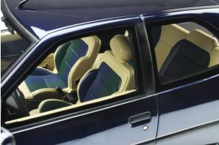 Peugeot 306 Eden Park OttOmobile 1:18 Resinemodell (Türen, Motorhaube... nicht zu öffnen!)
