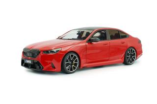 BMW M5 – FIRE RED – 2025 S1814702 Solido 1:18 Metallmodell