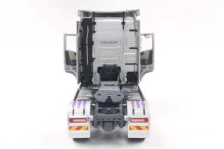 Volvo FH Globetrotter XL silb./lila Solido 1:18 Metallmodell