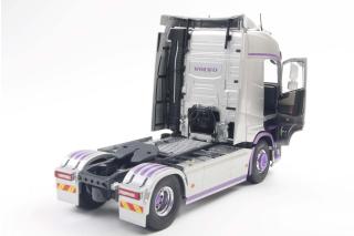 Volvo FH Globetrotter XL silb./lila Solido 1:18 Metallmodell