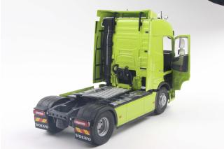 Volvo Trucks FH Globetrotter XL 2023 neon grün S2400107 Solido 1:18 Metallmodell