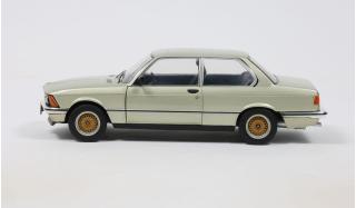 BMW 323I RESEDAGRUN-METALLIC 1980 S1812804 Solido 1:18 Metallmodell