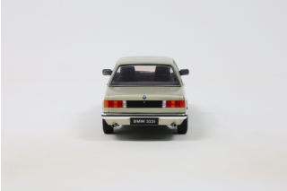 BMW 323I RESEDAGRUN-METALLIC 1980 S1812804 Solido 1:18 Metallmodell