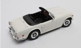 Triumph TR5 P.I. green 1967-1968 Cult Scale Models 1:18 Resinemodell (Türen, Motorhaube... nicht zu öffnen!)